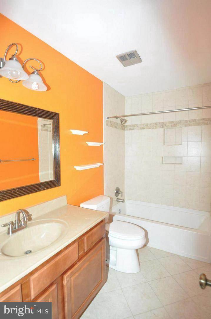 WASHINGTONIAN VILLAGE - Residential Lease