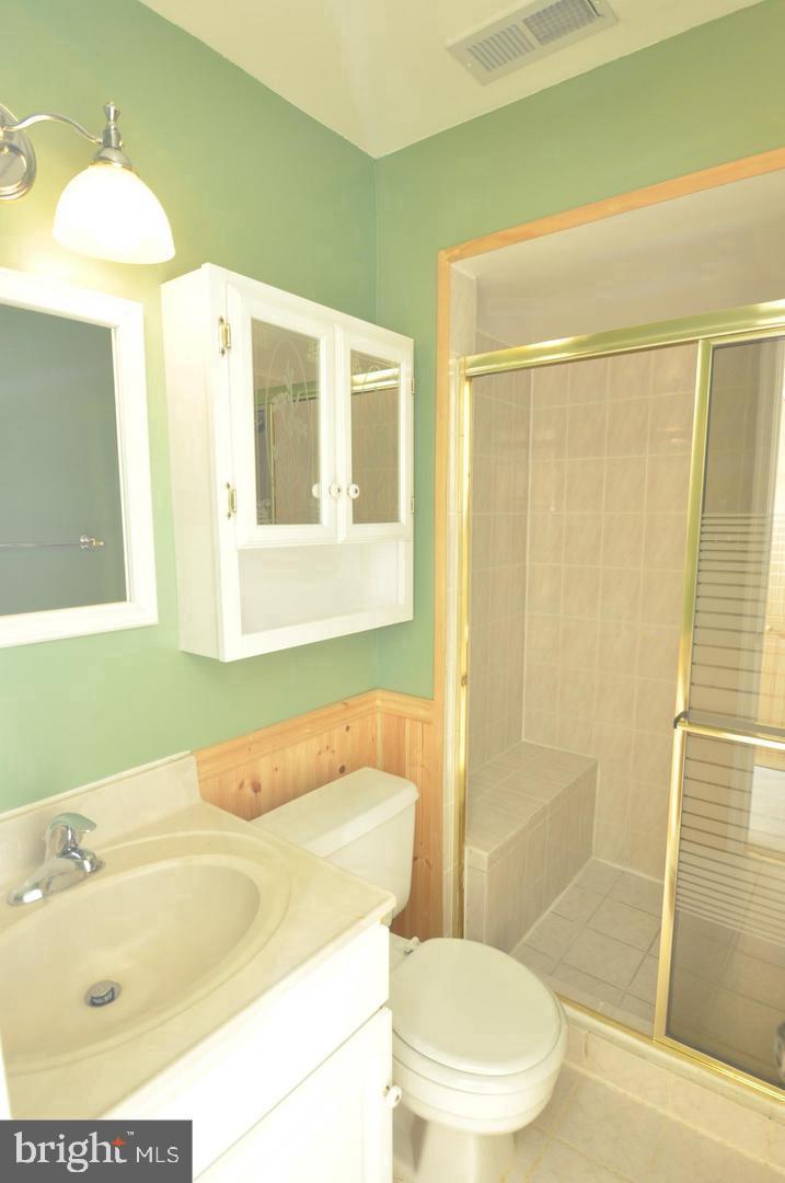 WASHINGTONIAN VILLAGE - Residential Lease