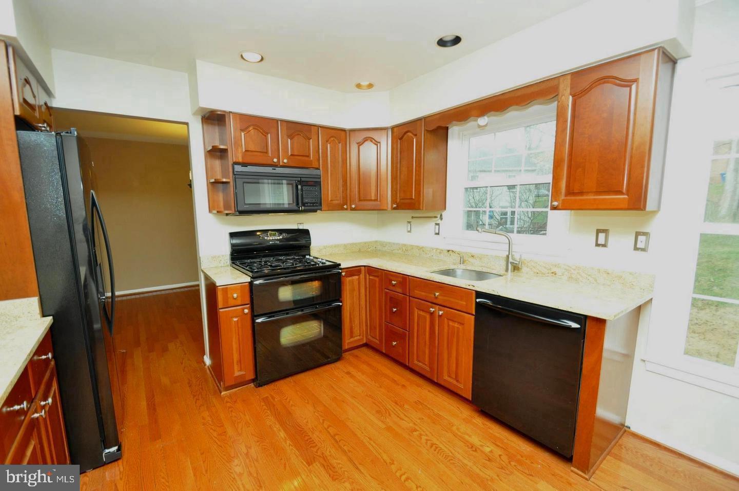 WASHINGTONIAN VILLAGE - Residential Lease