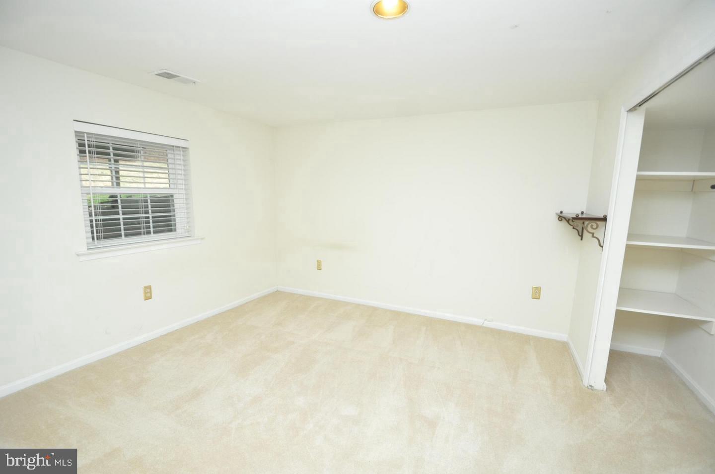 WASHINGTONIAN VILLAGE - Residential Lease