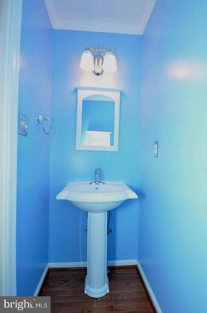 WASHINGTONIAN VILLAGE - Residential Lease