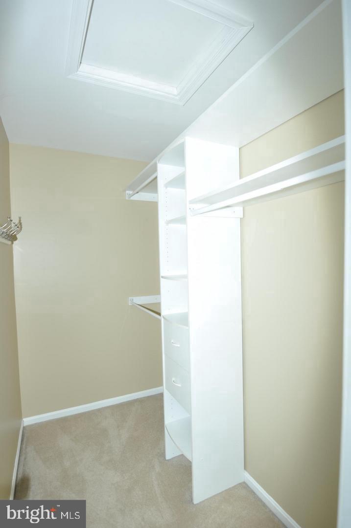 WASHINGTONIAN VILLAGE - Residential Lease