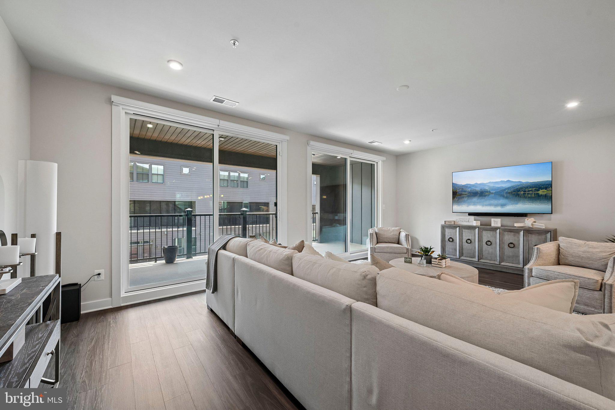 PADDOCK POINTE - Residential