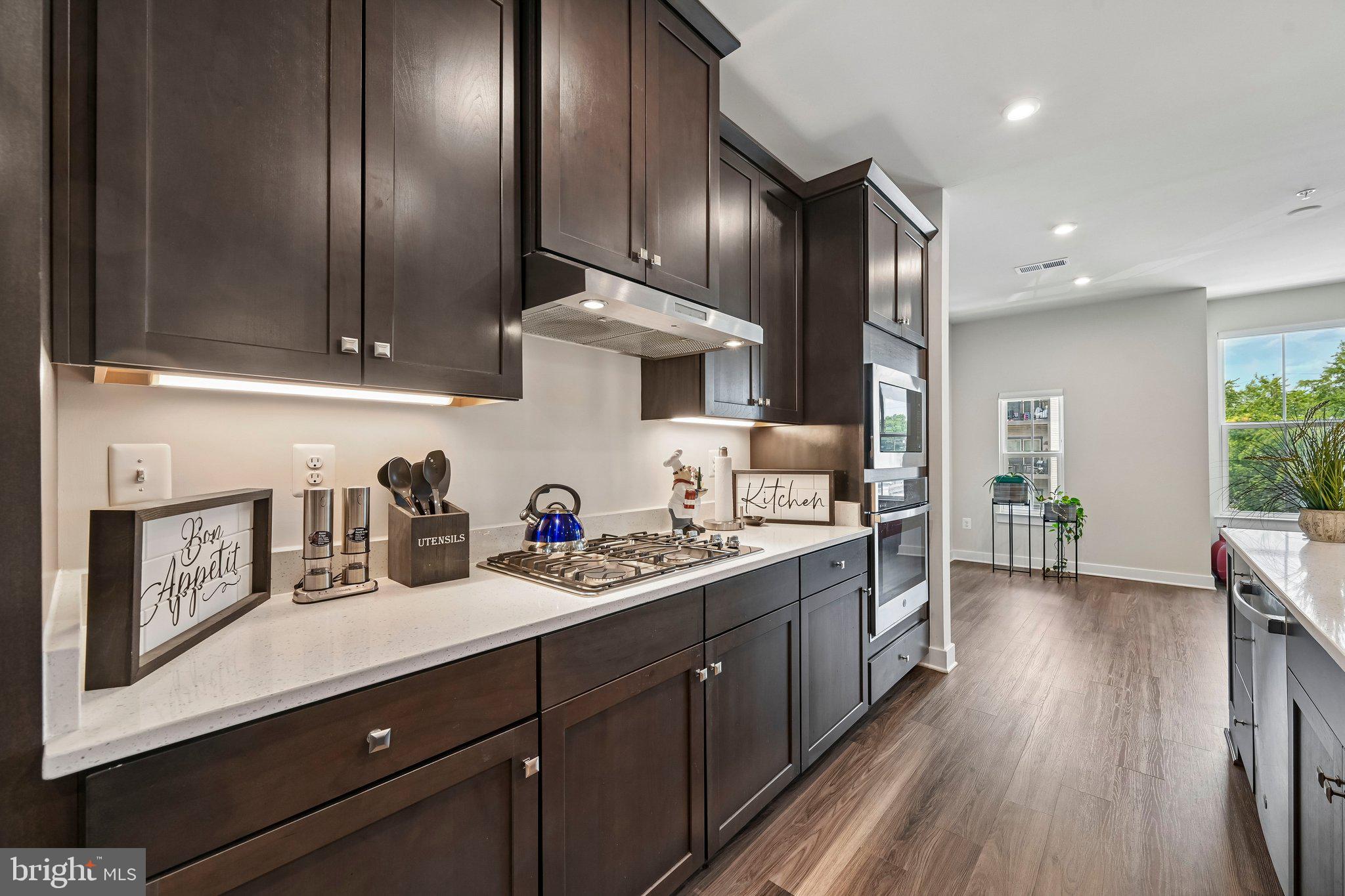 PADDOCK POINTE - Residential