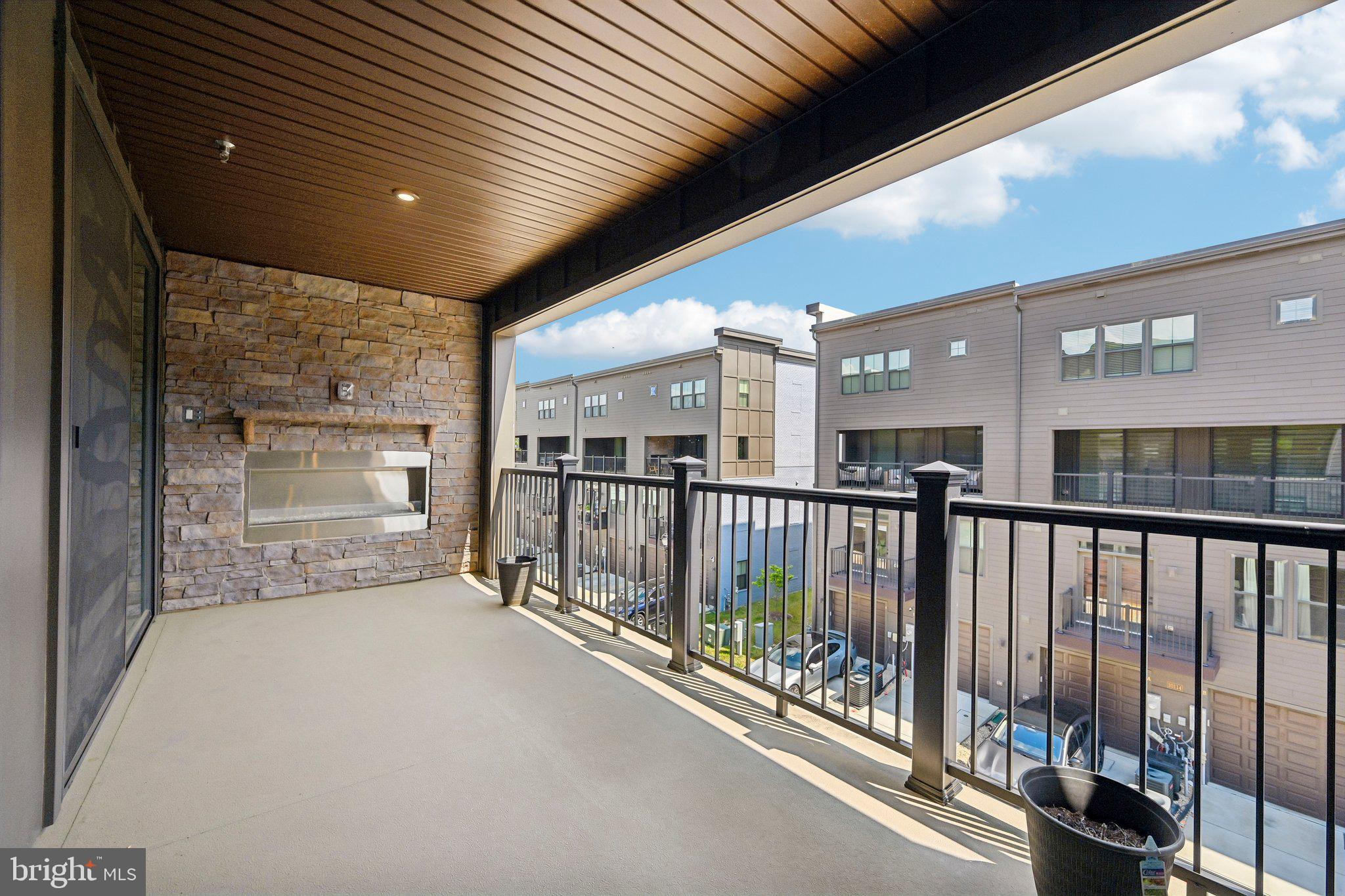 PADDOCK POINTE - Residential