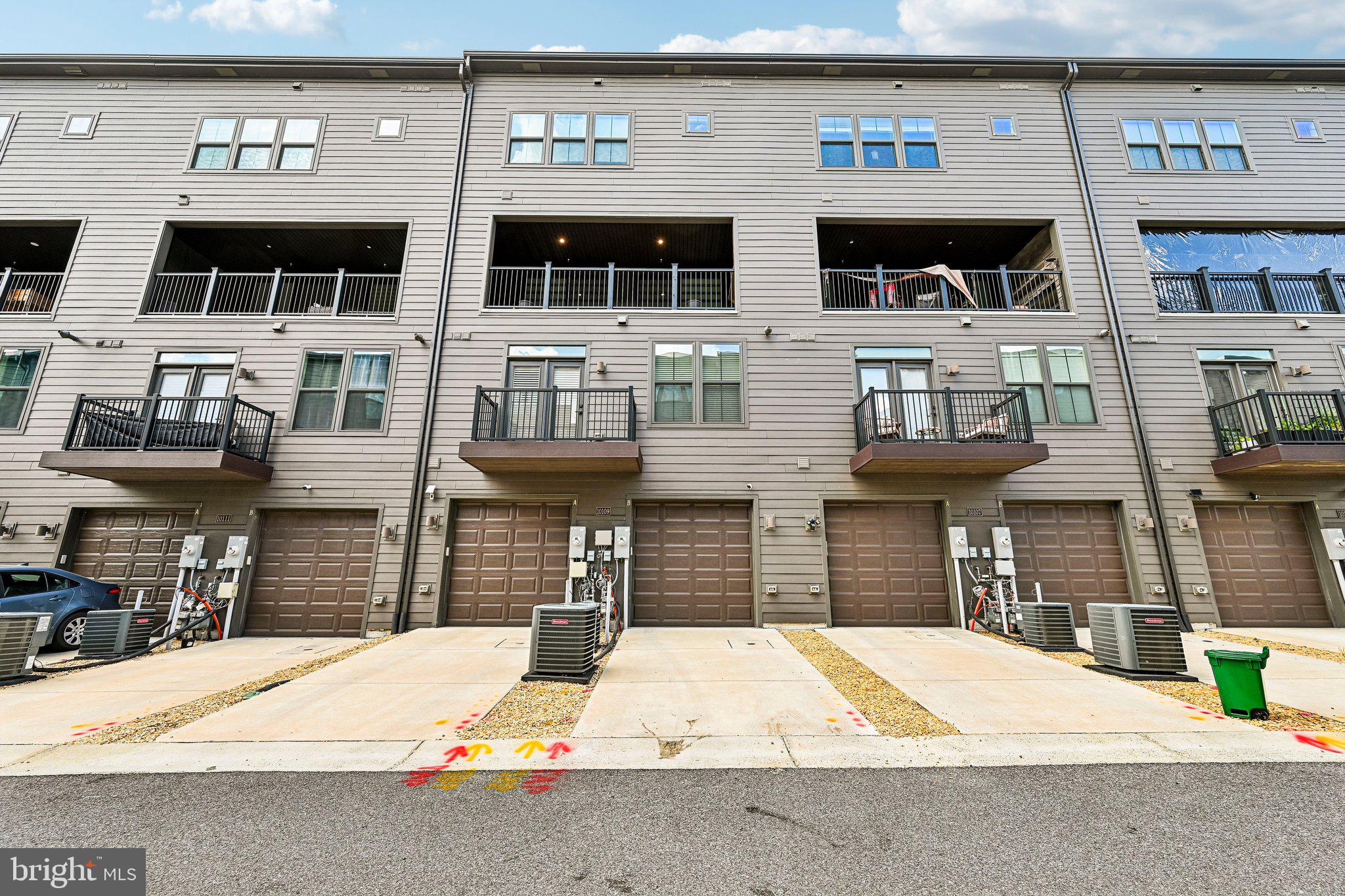 PADDOCK POINTE - Residential