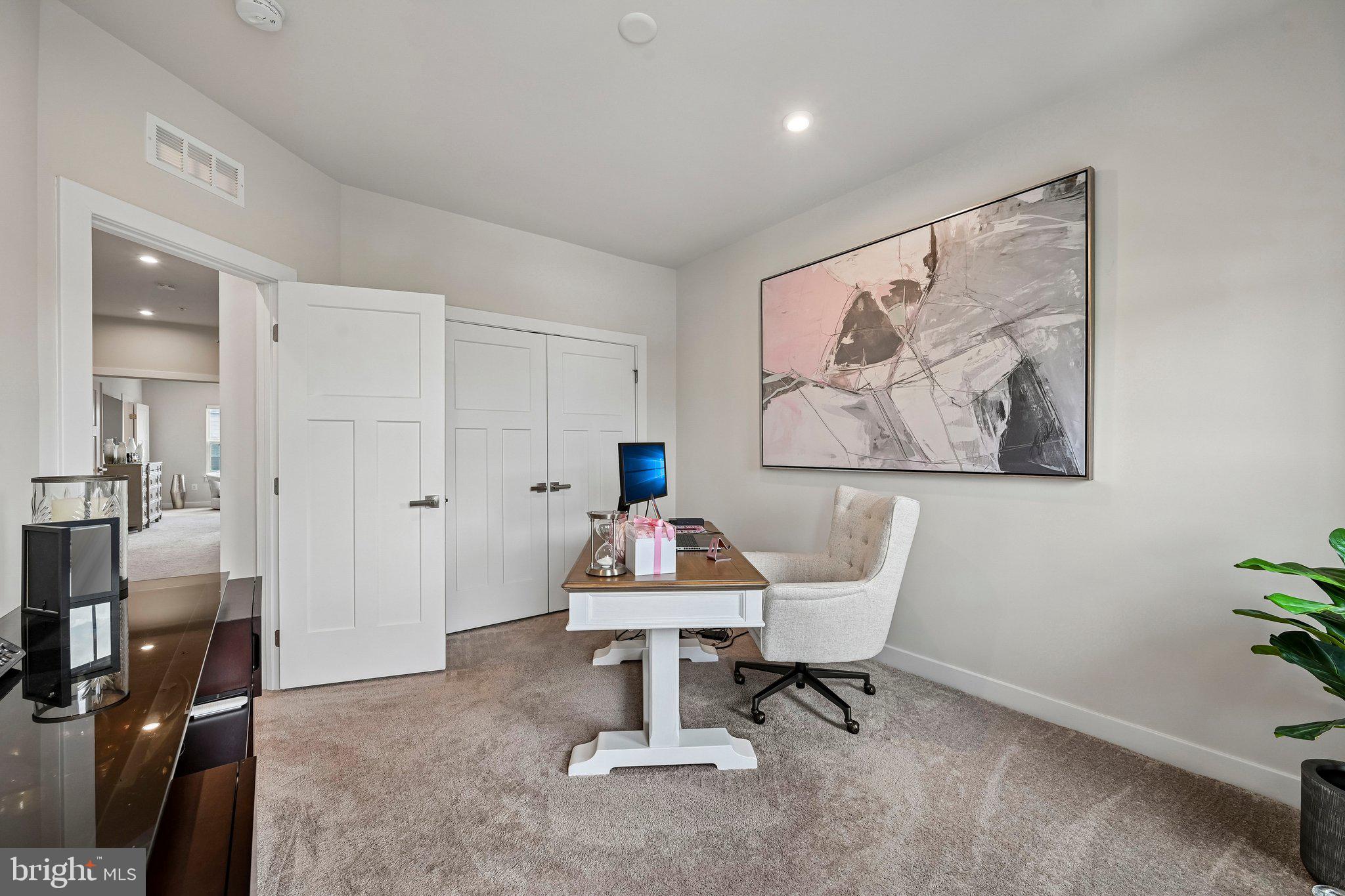 PADDOCK POINTE - Residential