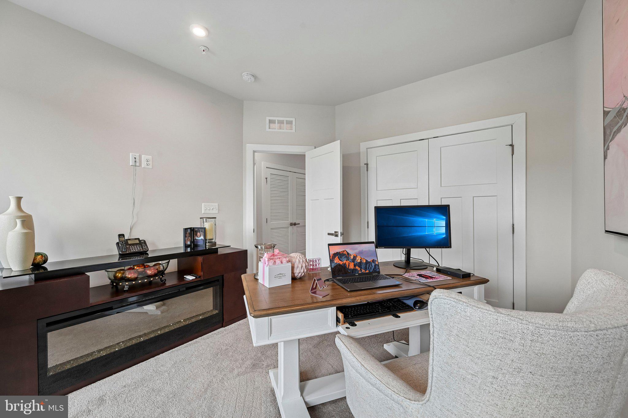 PADDOCK POINTE - Residential