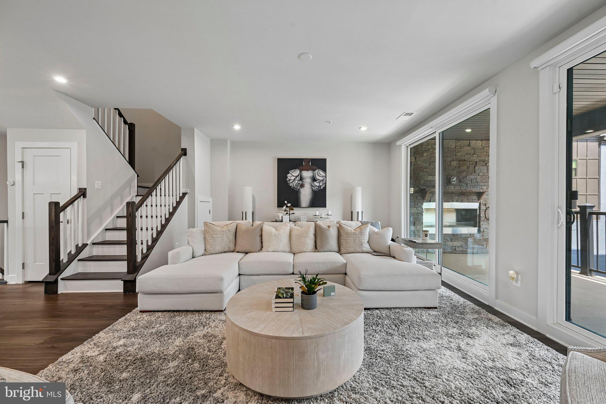 PADDOCK POINTE - Residential