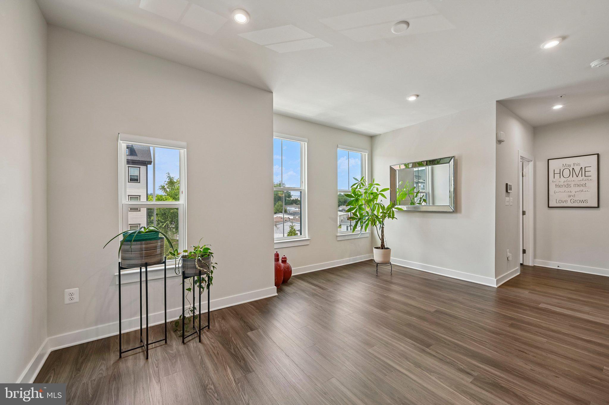 PADDOCK POINTE - Residential