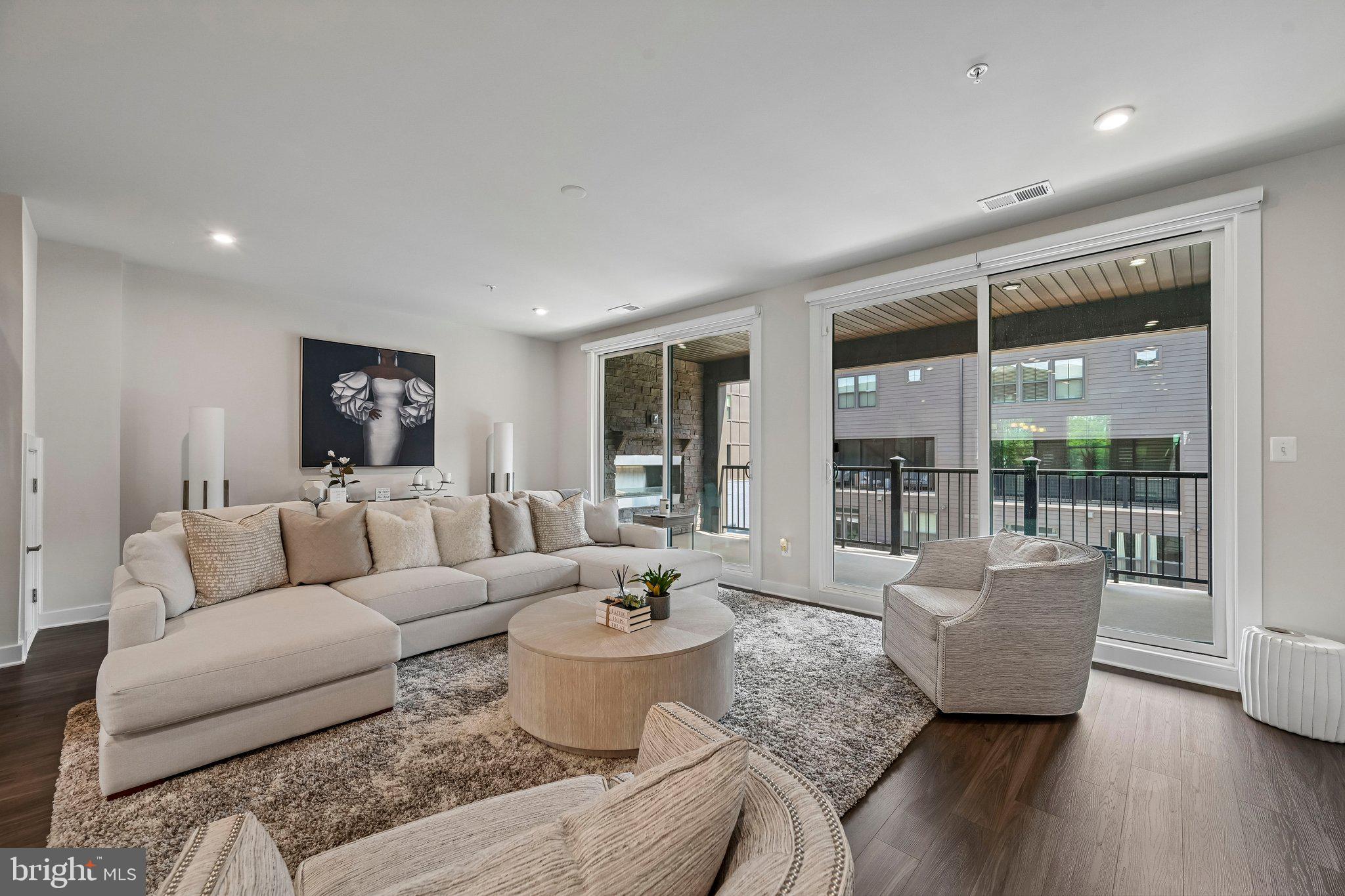 PADDOCK POINTE - Residential