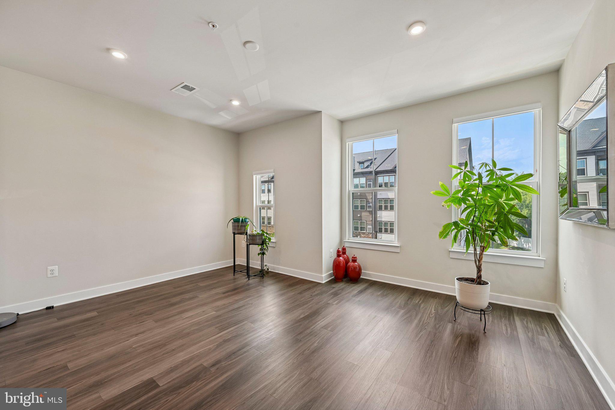 PADDOCK POINTE - Residential