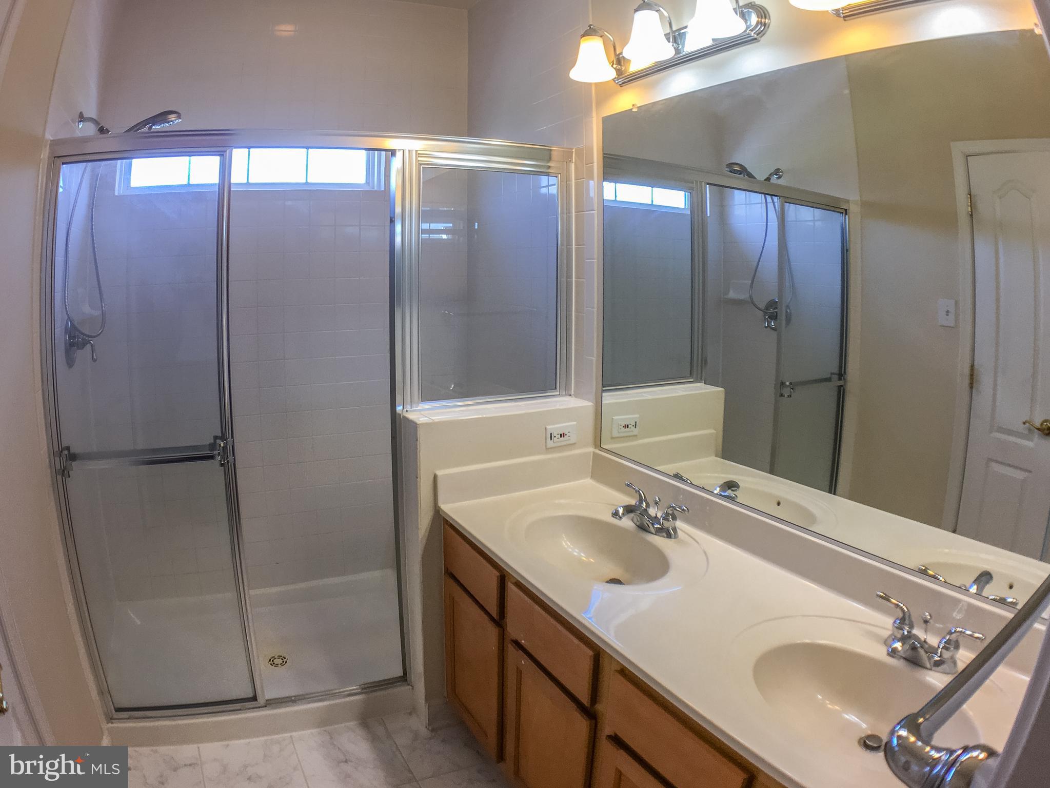 KING FARM BAILEYS COMMON - Residential Lease