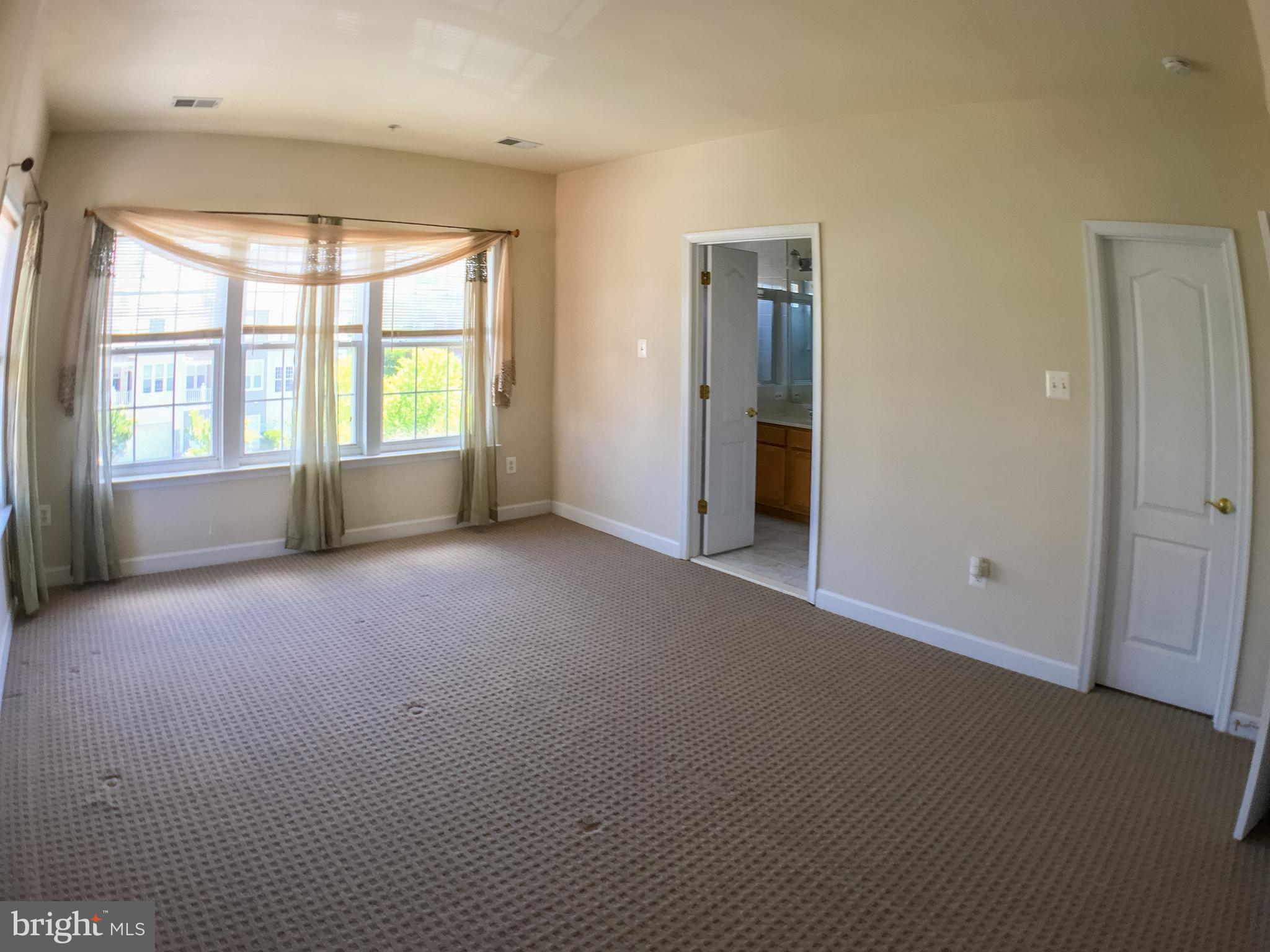 KING FARM BAILEYS COMMON - Residential Lease