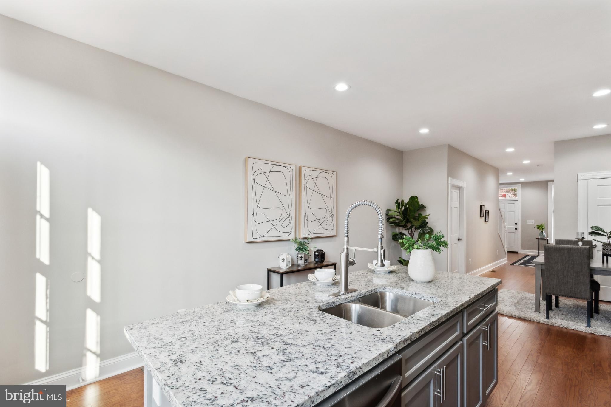 BIDDLE STREET - Residential