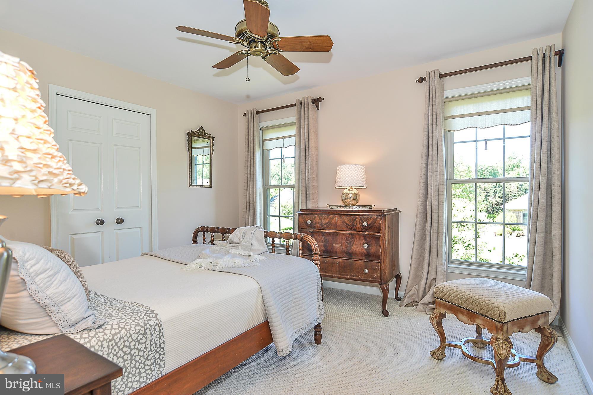 MCLEAN ESTATES - Residential