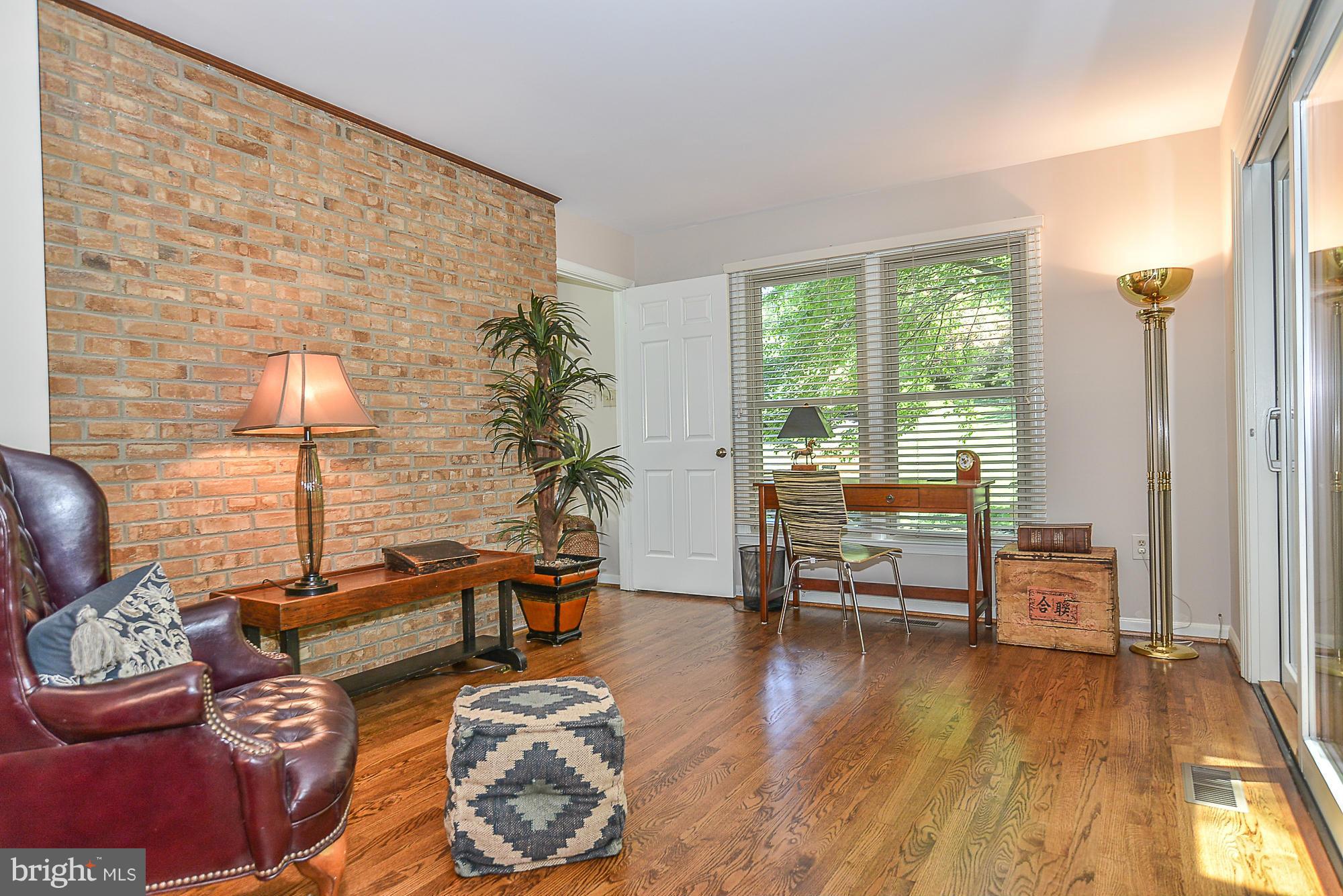 MCLEAN ESTATES - Residential