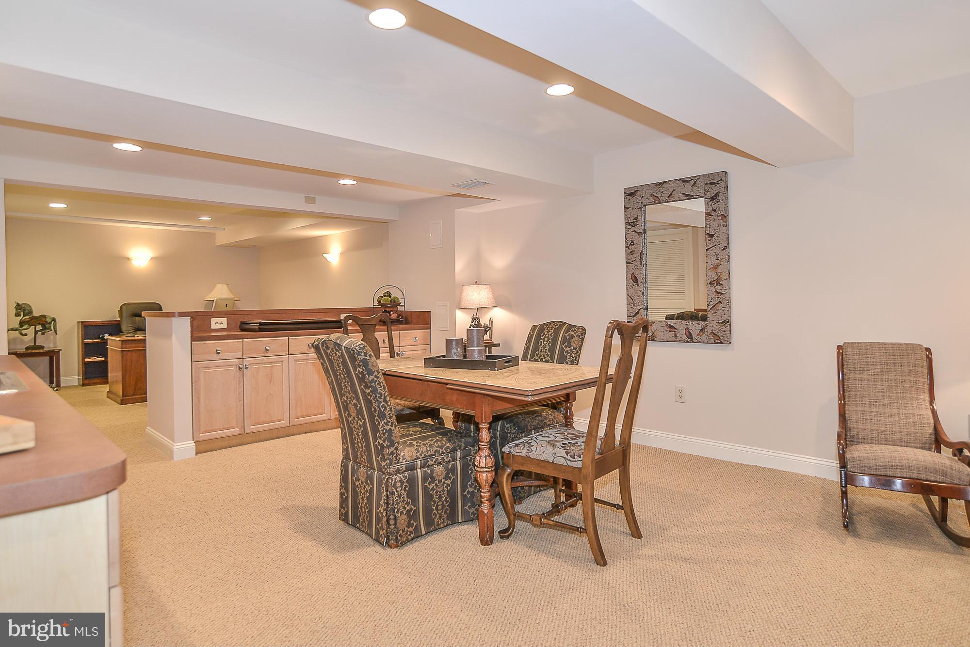 MCLEAN ESTATES - Residential