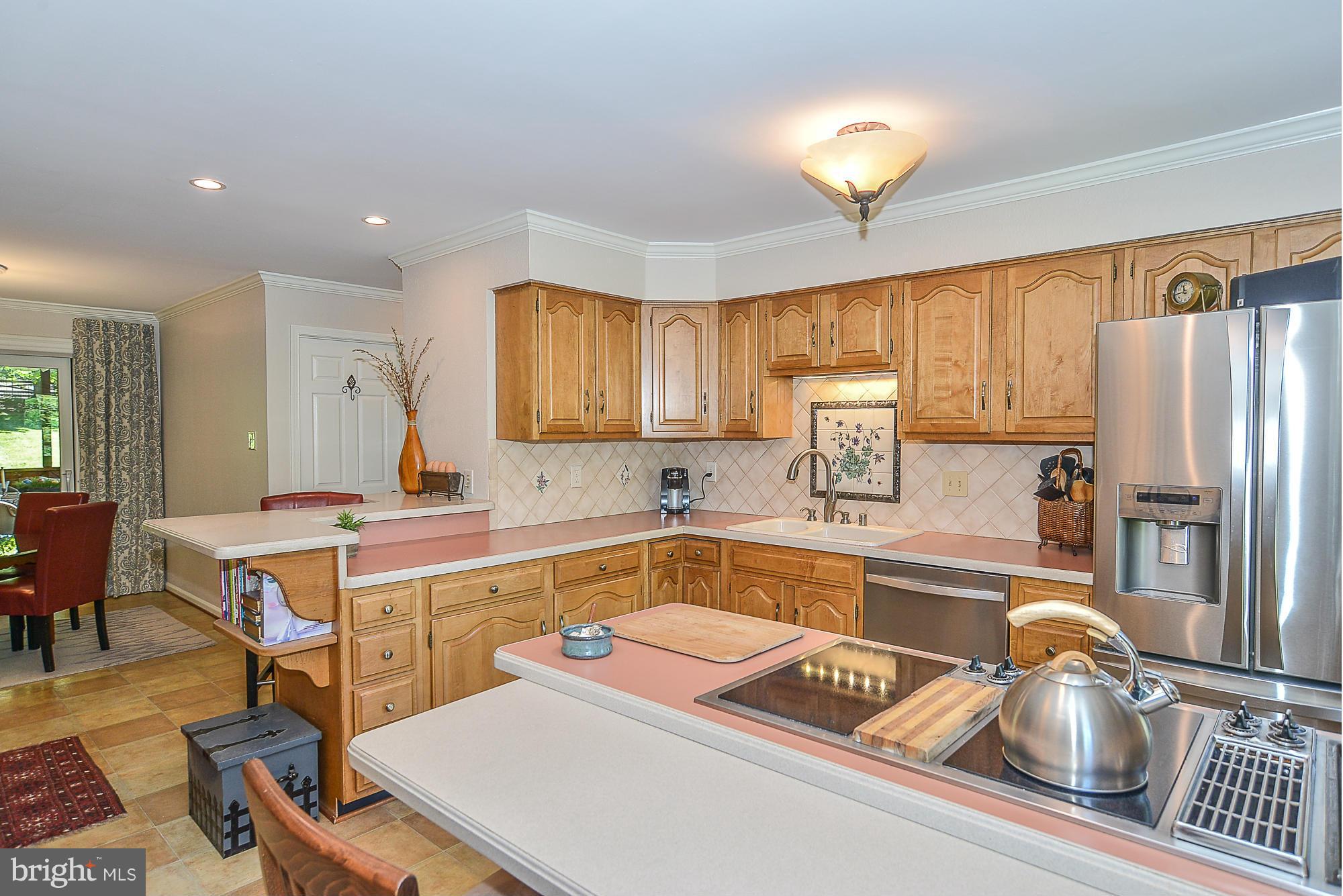 MCLEAN ESTATES - Residential