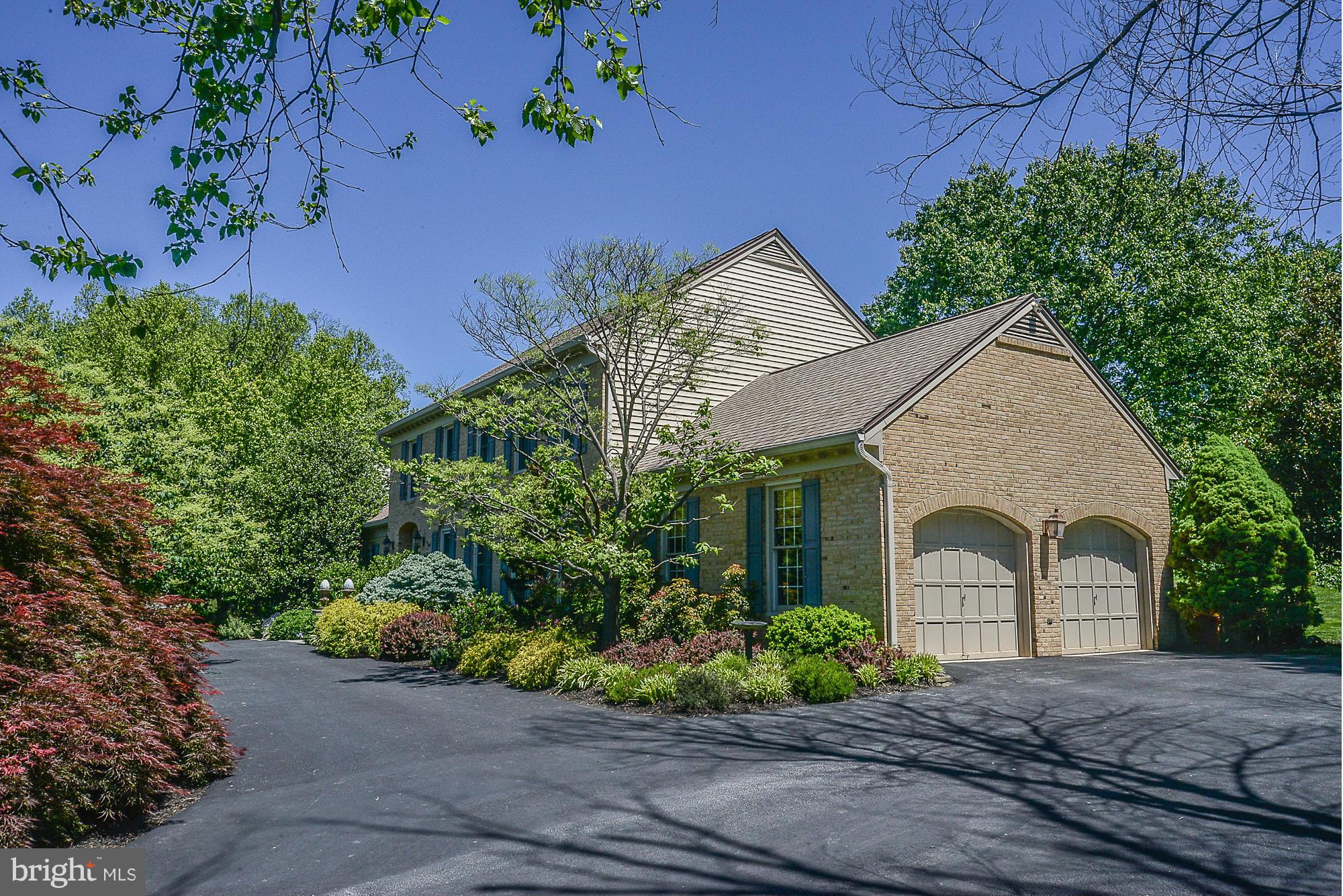 MCLEAN ESTATES - Residential