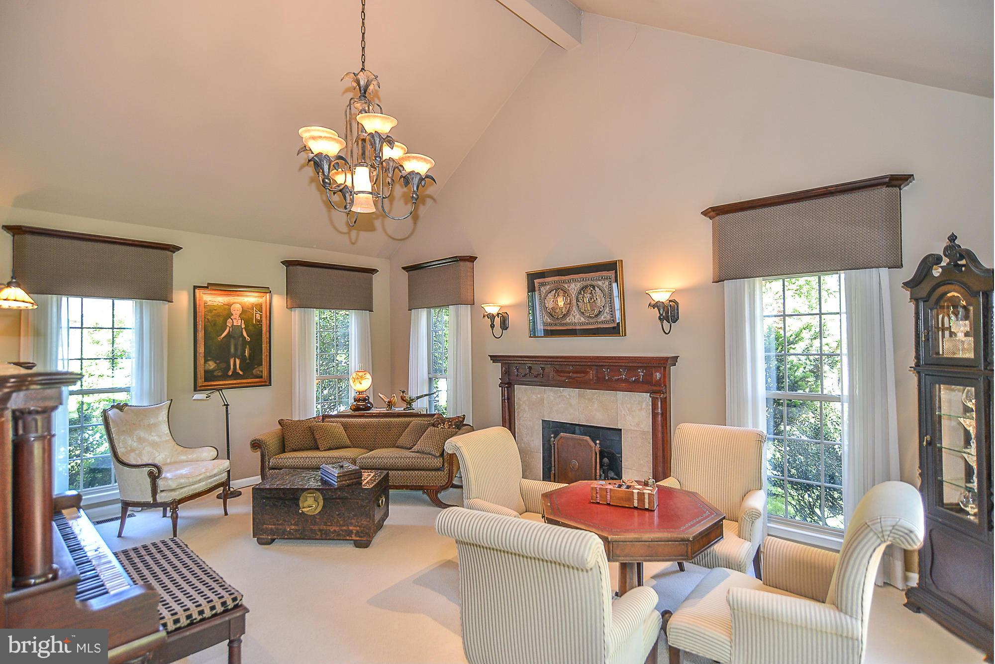 MCLEAN ESTATES - Residential