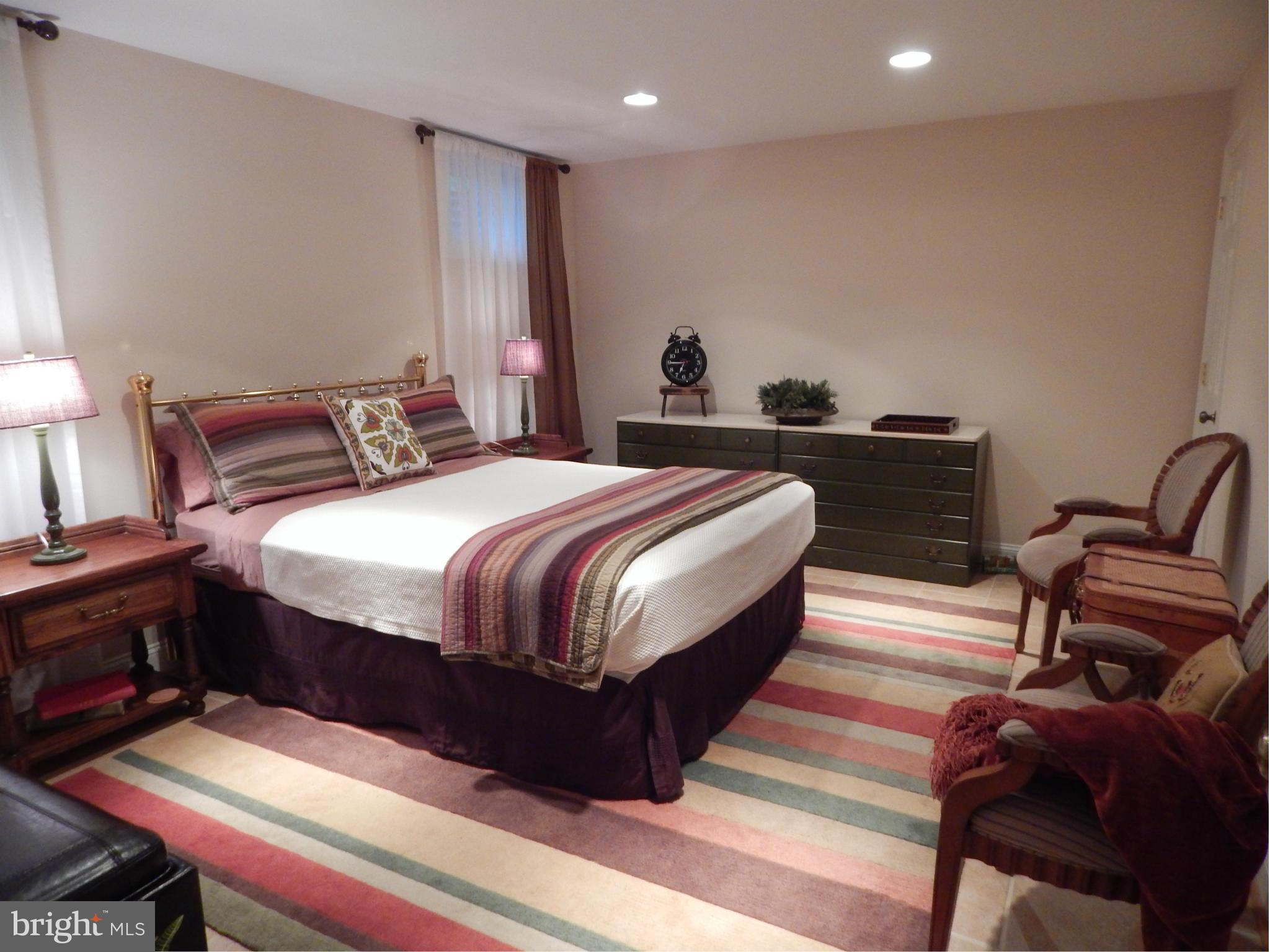 MCLEAN ESTATES - Residential