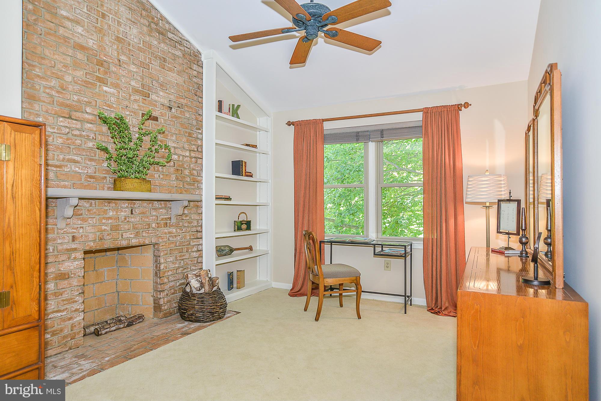 MCLEAN ESTATES - Residential