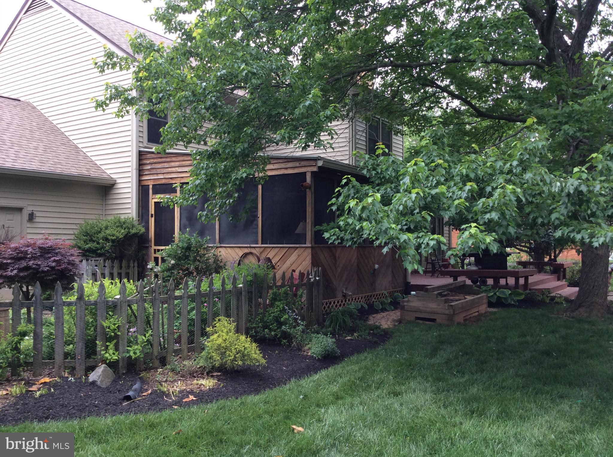 MCLEAN ESTATES - Residential