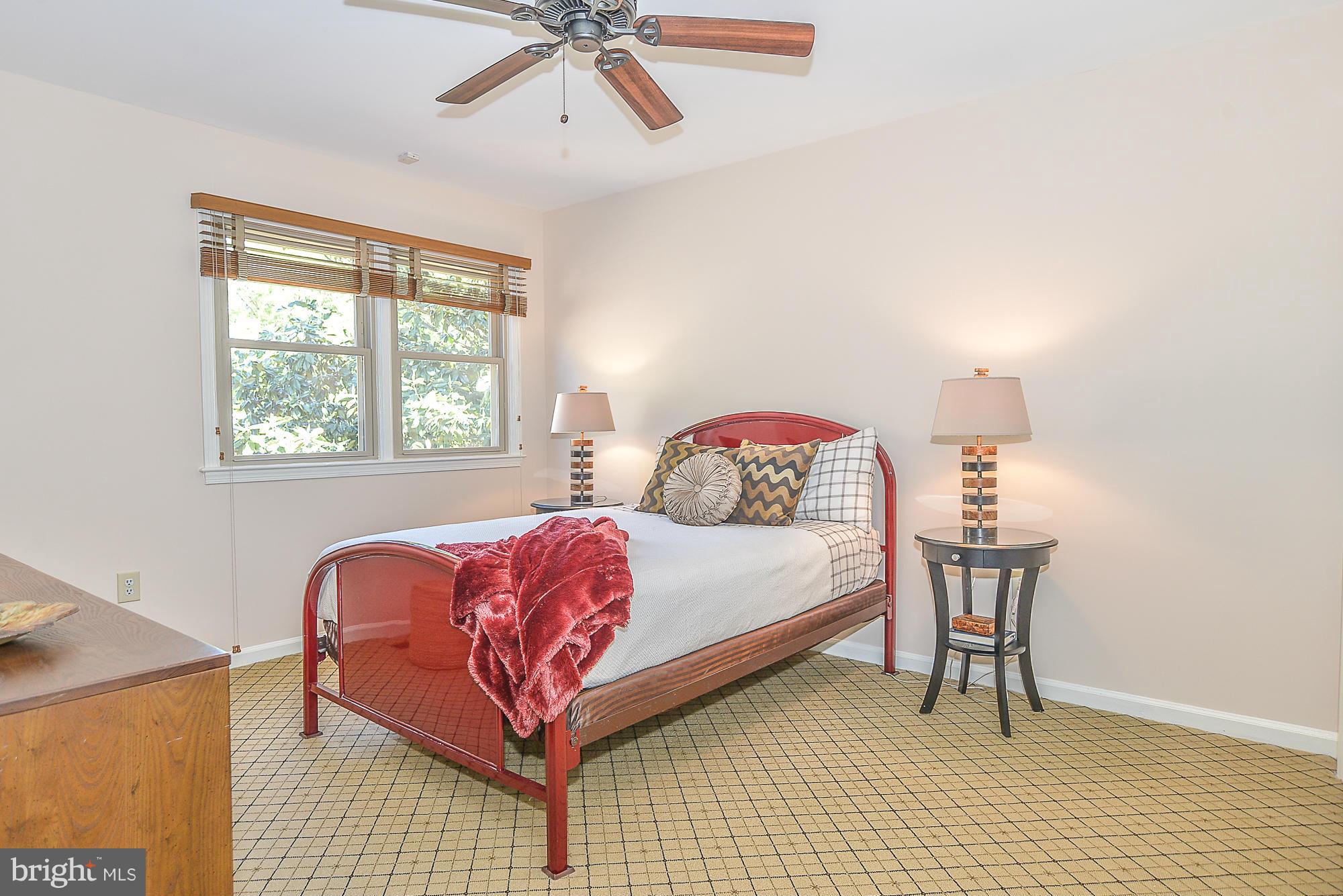 MCLEAN ESTATES - Residential