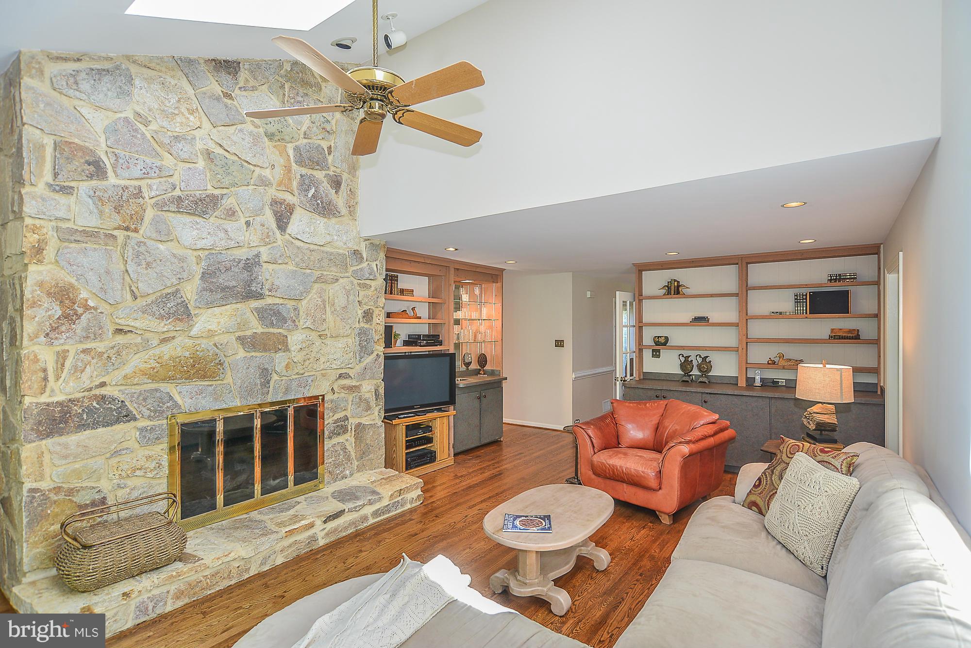 MCLEAN ESTATES - Residential