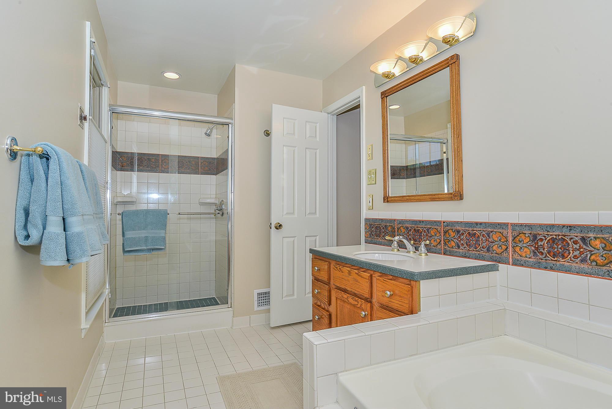 MCLEAN ESTATES - Residential