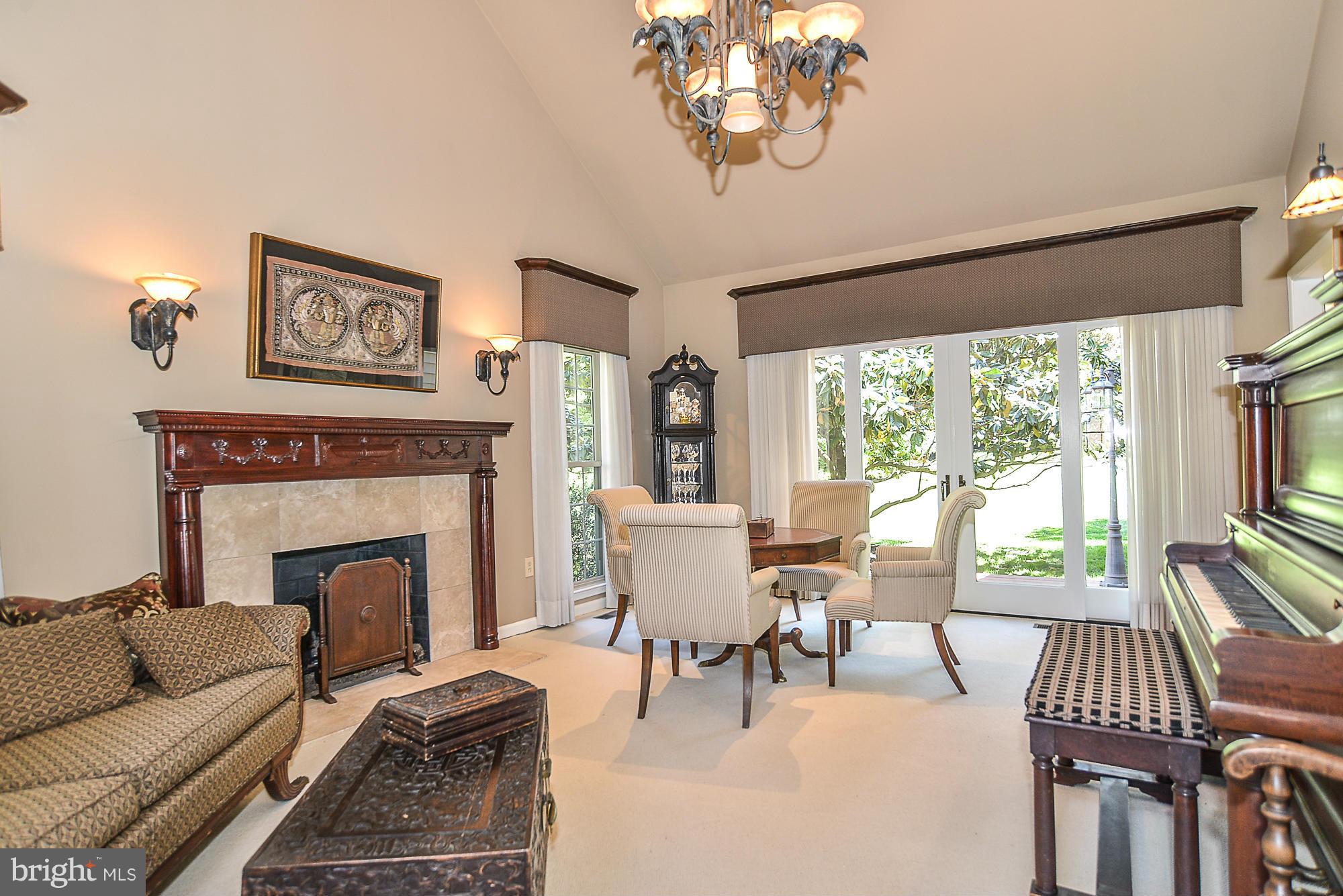 MCLEAN ESTATES - Residential