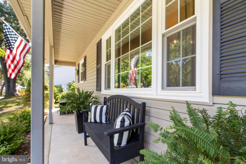 Photo of 29 Severndale Road, SEVERNA PARK, MD 21146 (MLS # MDAA2155326)
