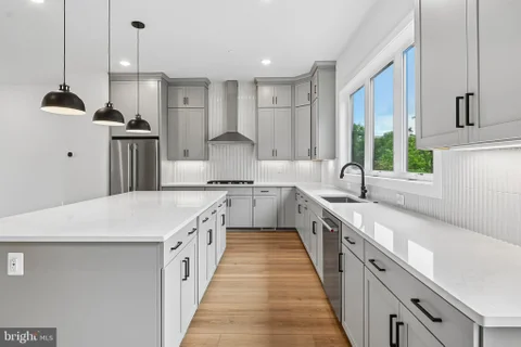 MLS: MDMC2249682
