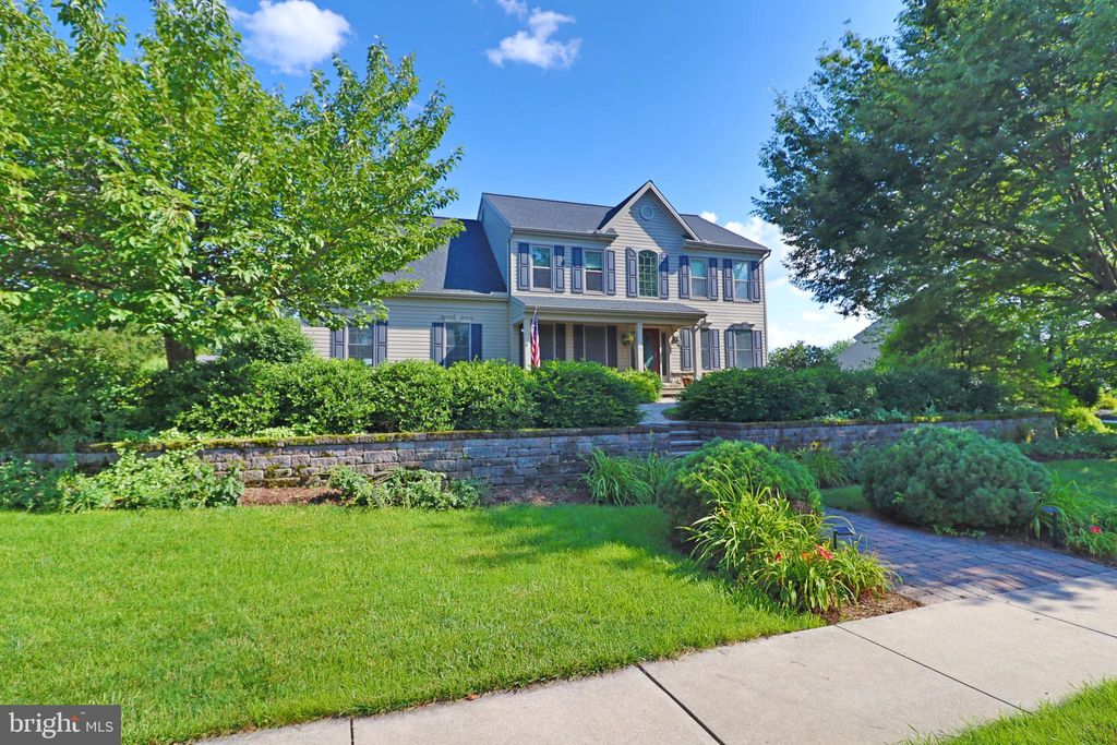 Photo of 14 Crimson Lane, LITITZ, PA 17543 (MLS # PALA2072398)
