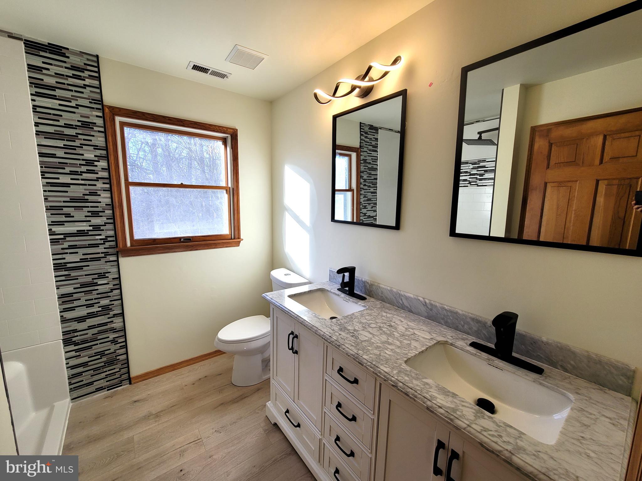 CREEK POINT - Residential