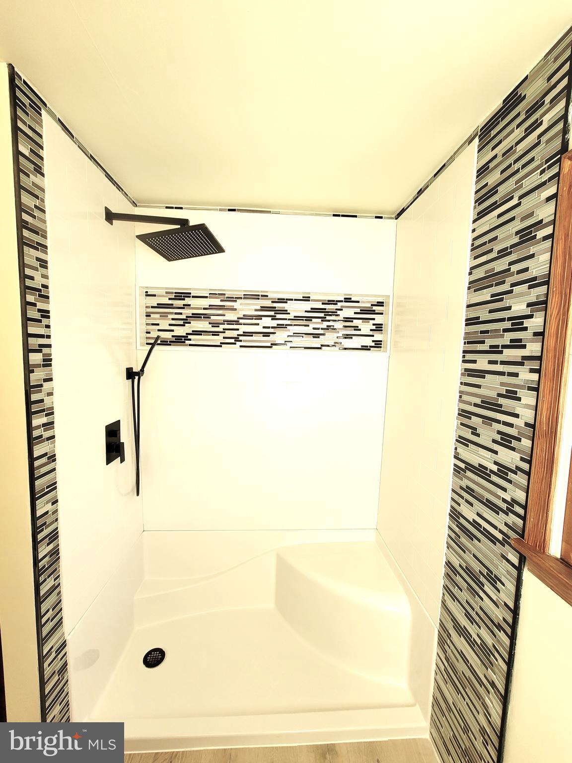 CREEK POINT - Residential