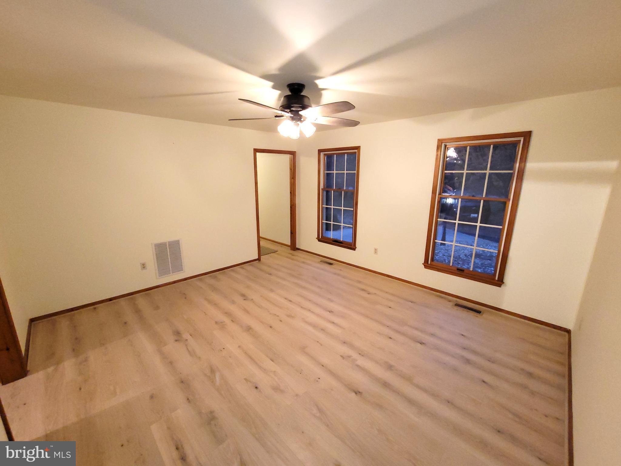 CREEK POINT - Residential