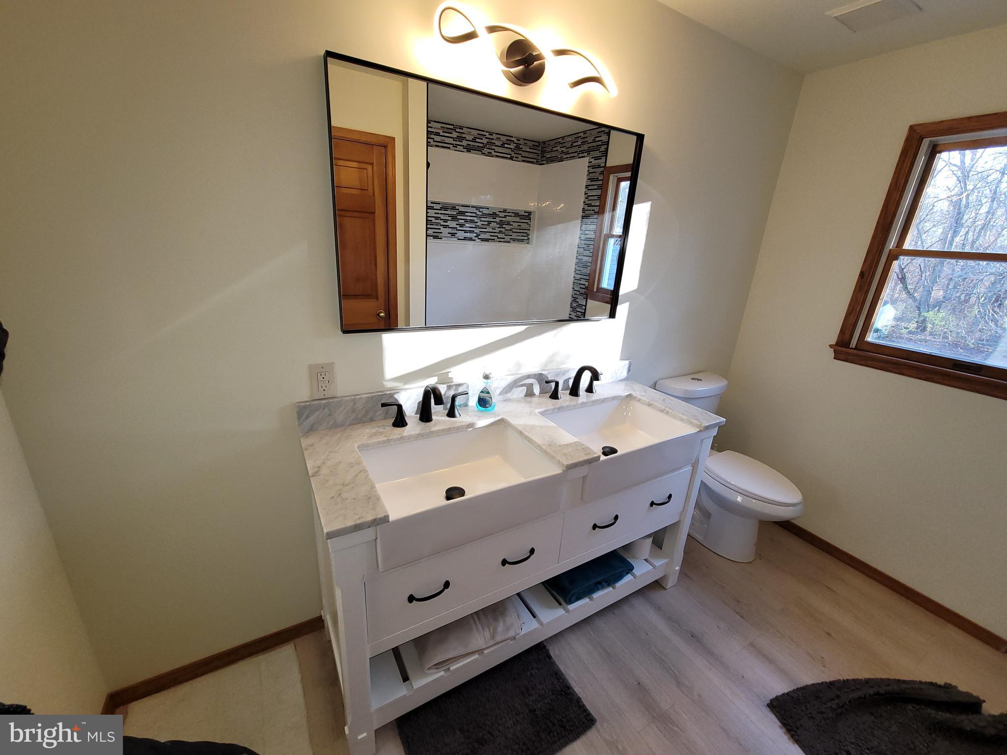 CREEK POINT - Residential