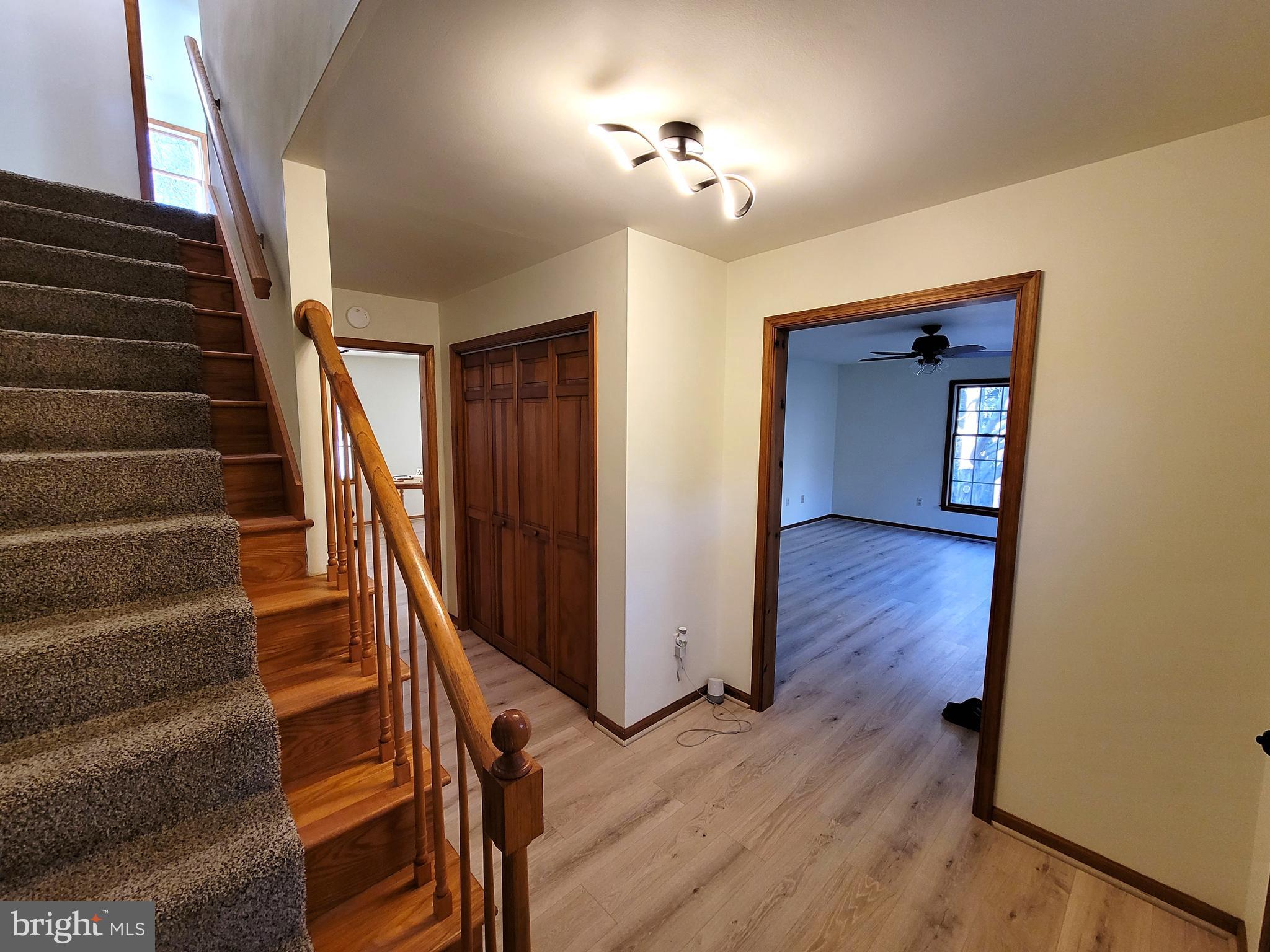 CREEK POINT - Residential