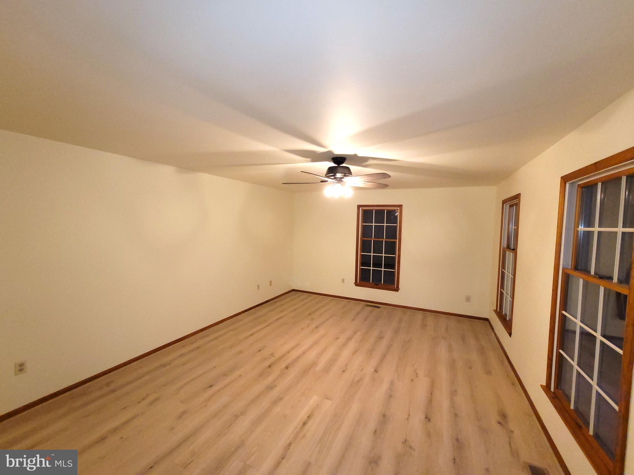 CREEK POINT - Residential