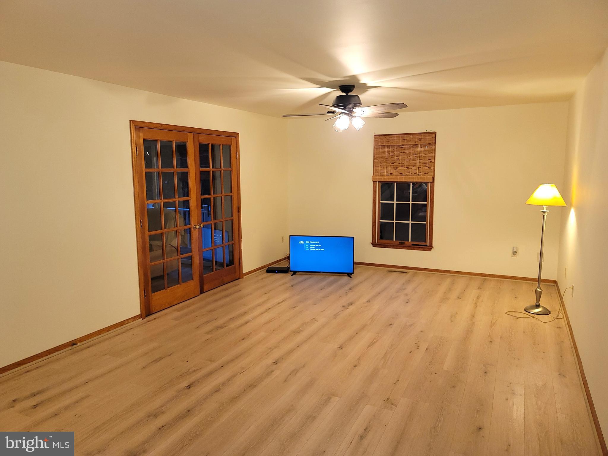 CREEK POINT - Residential