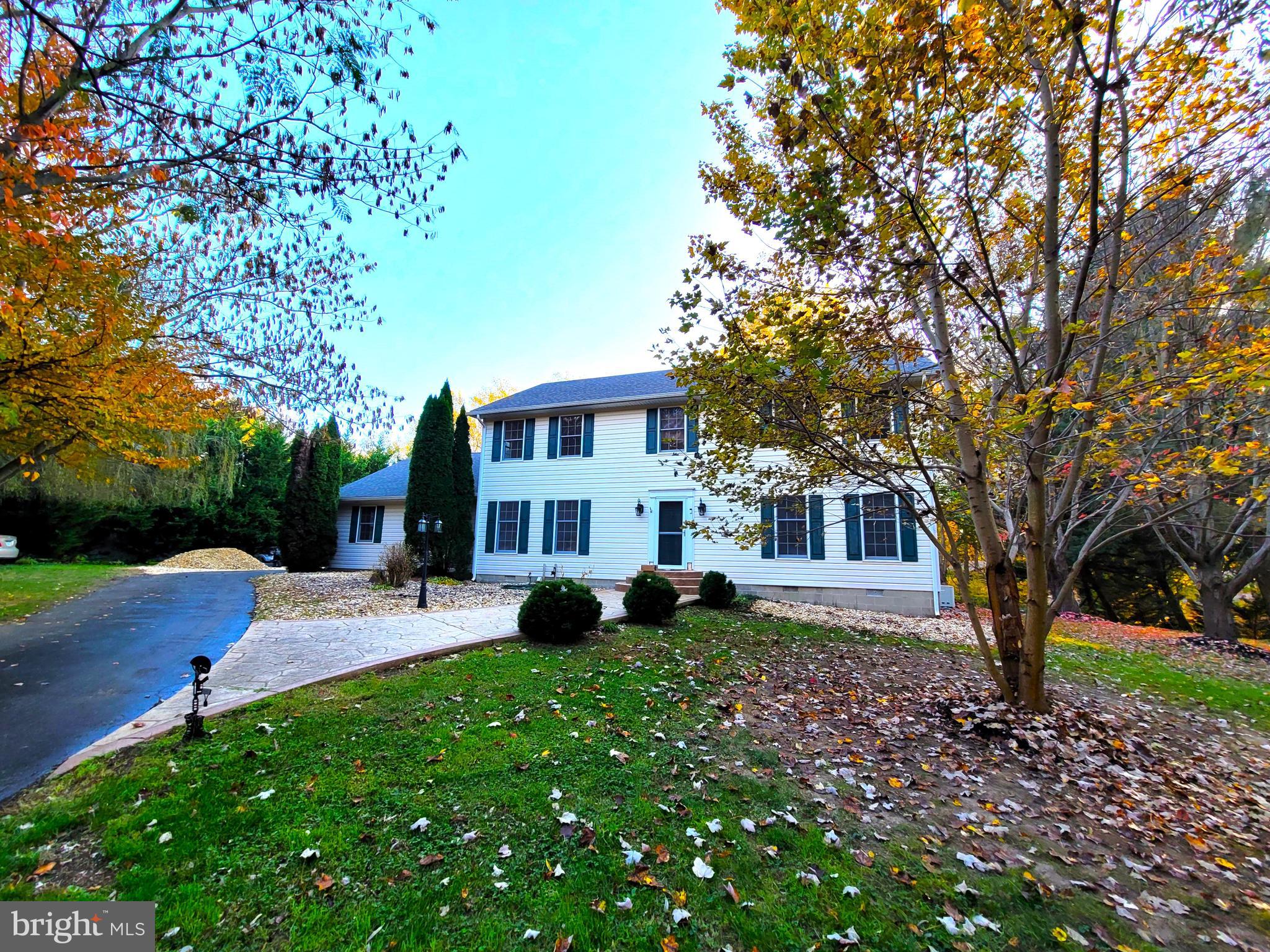 CREEK POINT - Residential