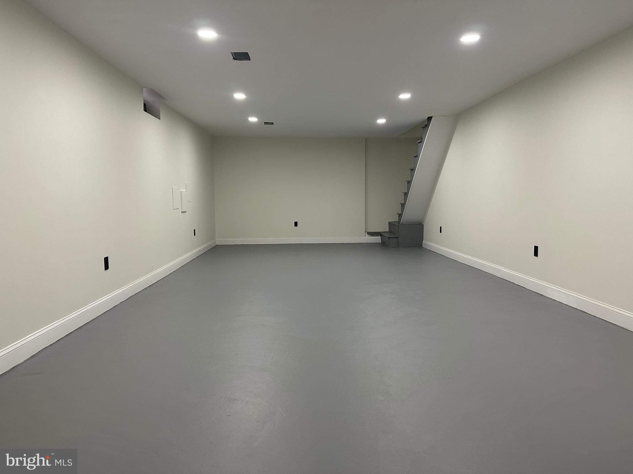 OLDE KENSINGTON - Commercial Sale