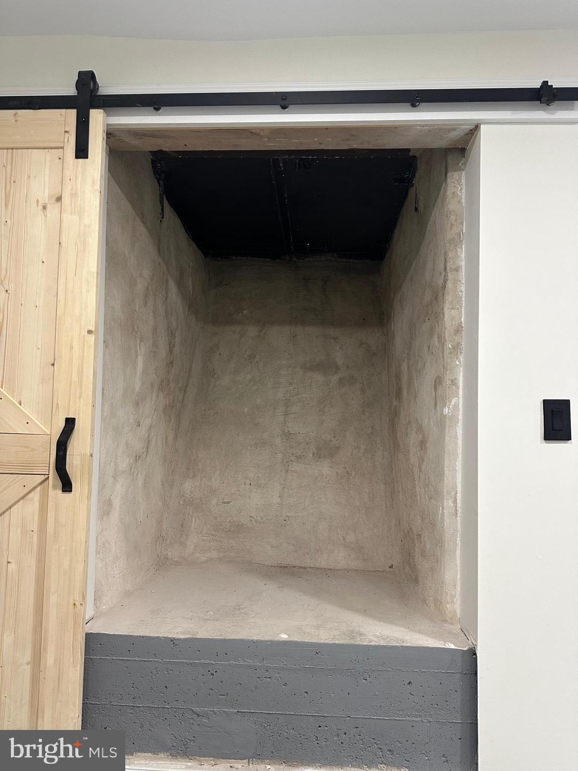 OLDE KENSINGTON - Commercial Sale