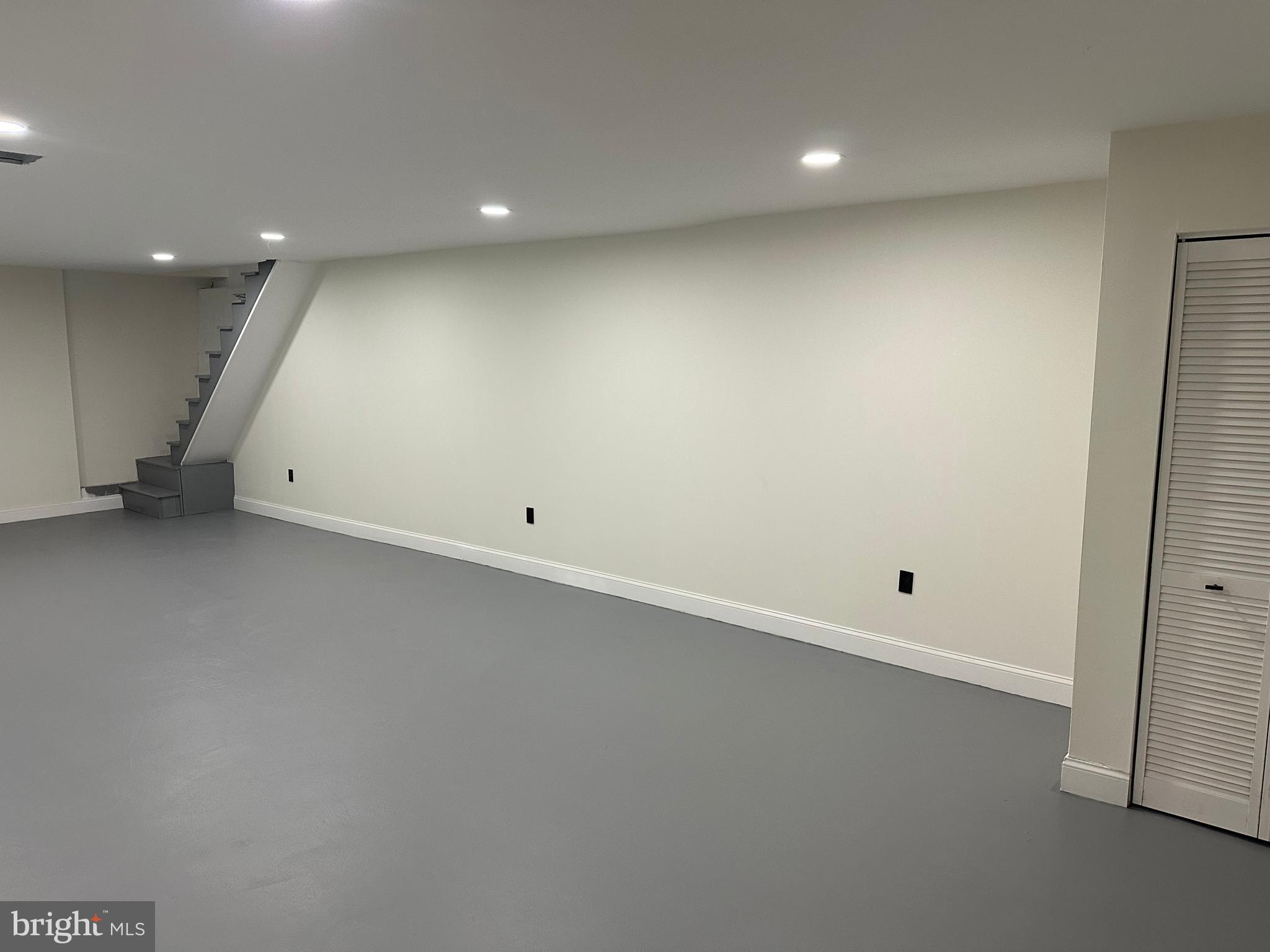 OLDE KENSINGTON - Commercial Sale