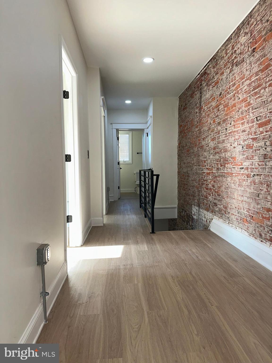 OLDE KENSINGTON - Commercial Sale