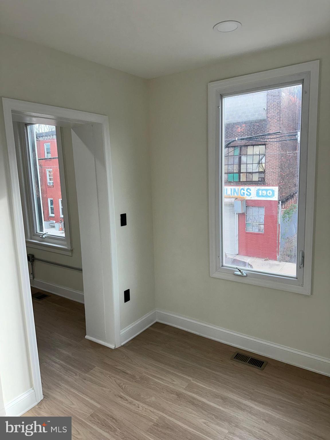 OLDE KENSINGTON - Commercial Sale