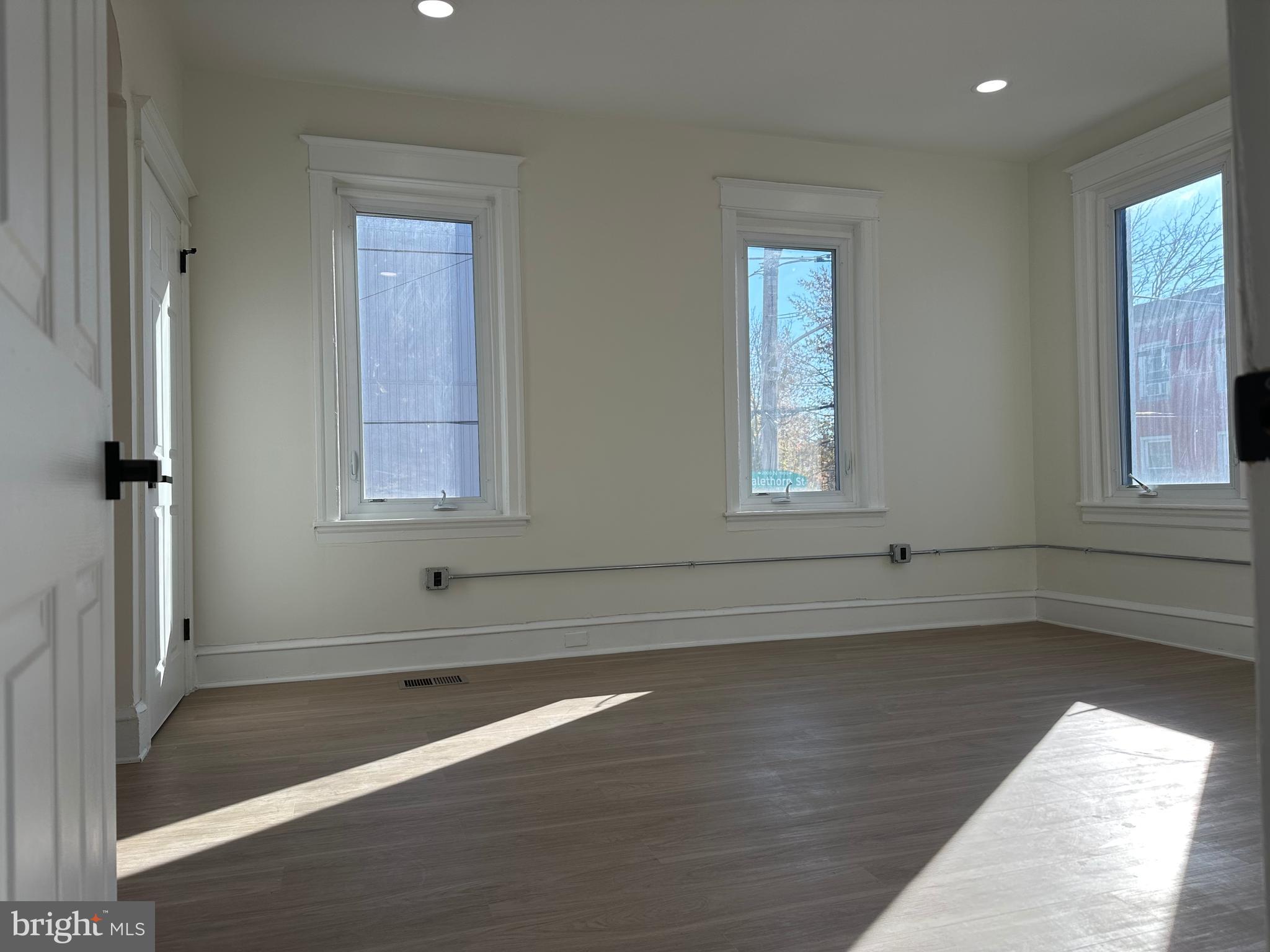 OLDE KENSINGTON - Commercial Sale