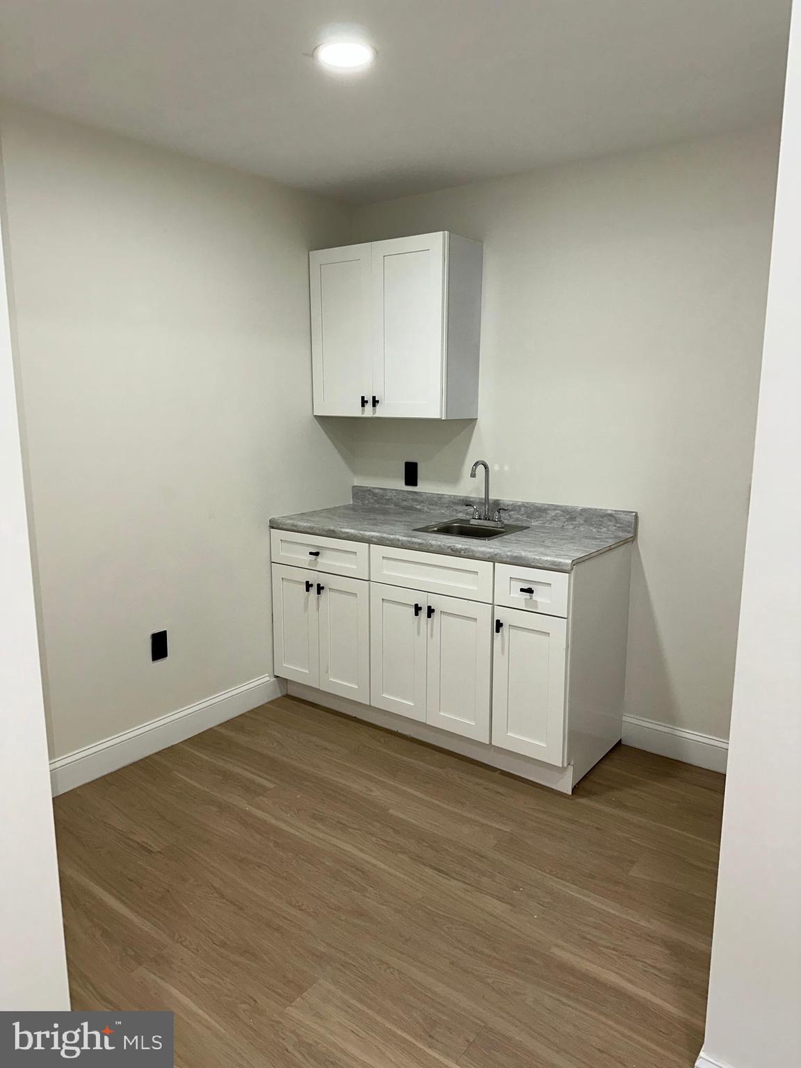 OLDE KENSINGTON - Commercial Sale